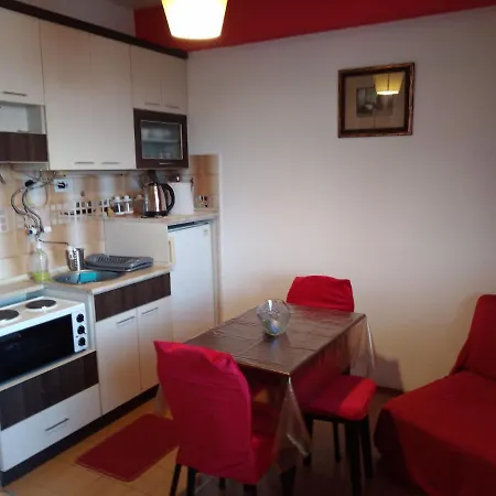 Apartment Center Red *